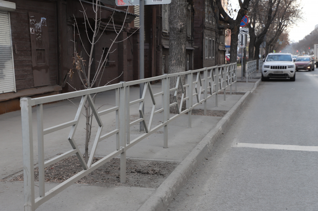 На улицах Самары установили более 6,5 тысячи метров пешеходных ограждений