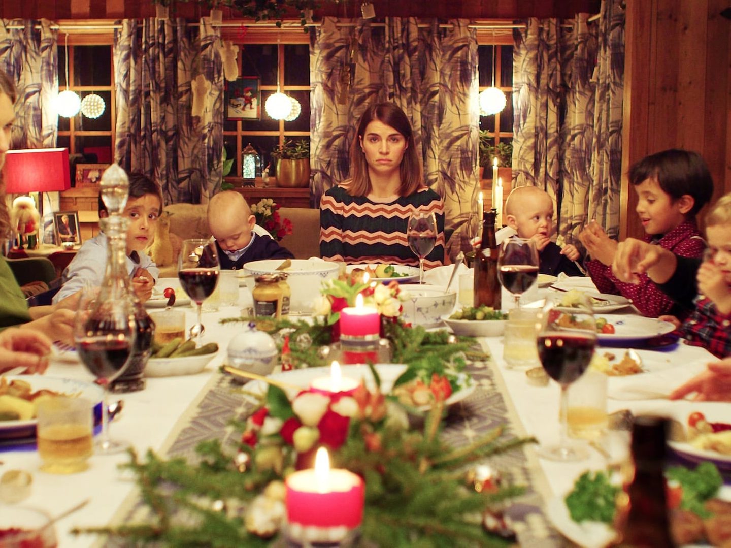Christmas mood: шесть сериалов для уютных декабрьских вечеров