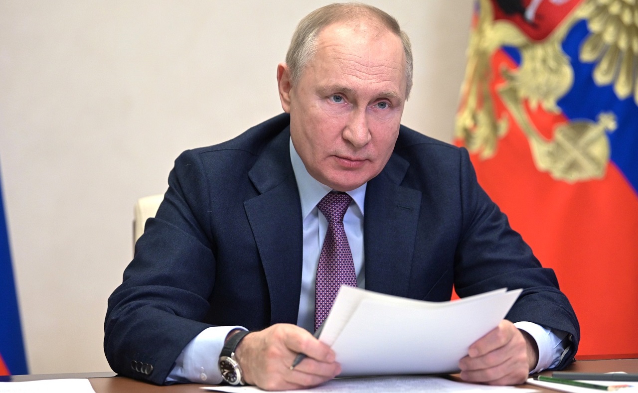 Владимир Путин дал оценку предложениям Дмитрия Азарова по совершенствованию работы НОЦ
