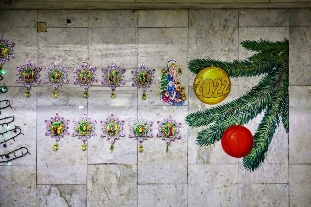 В Самаре украсили метро к Новому году
