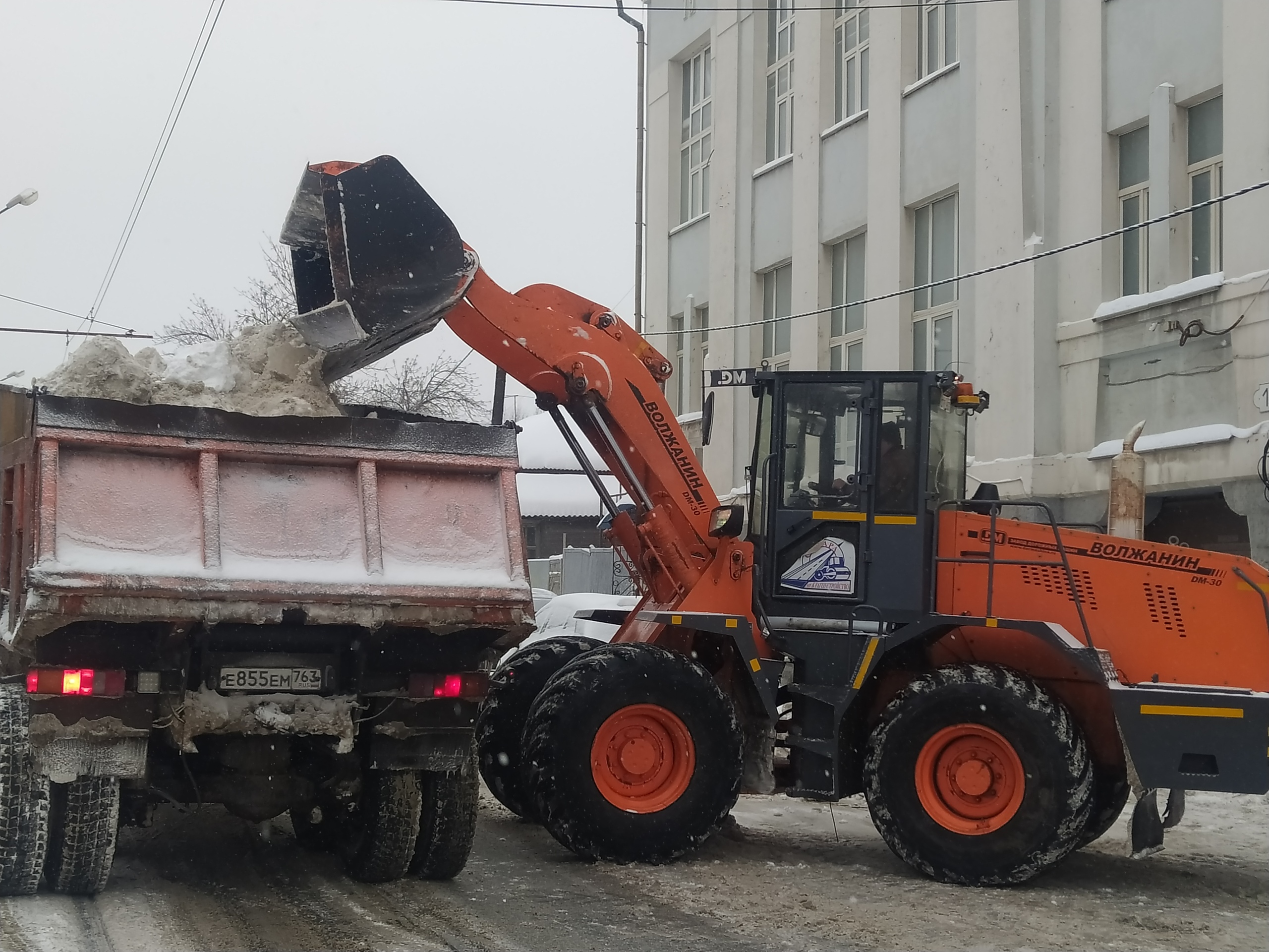 В расчистке снега в Самаре задействовали все профильные службы