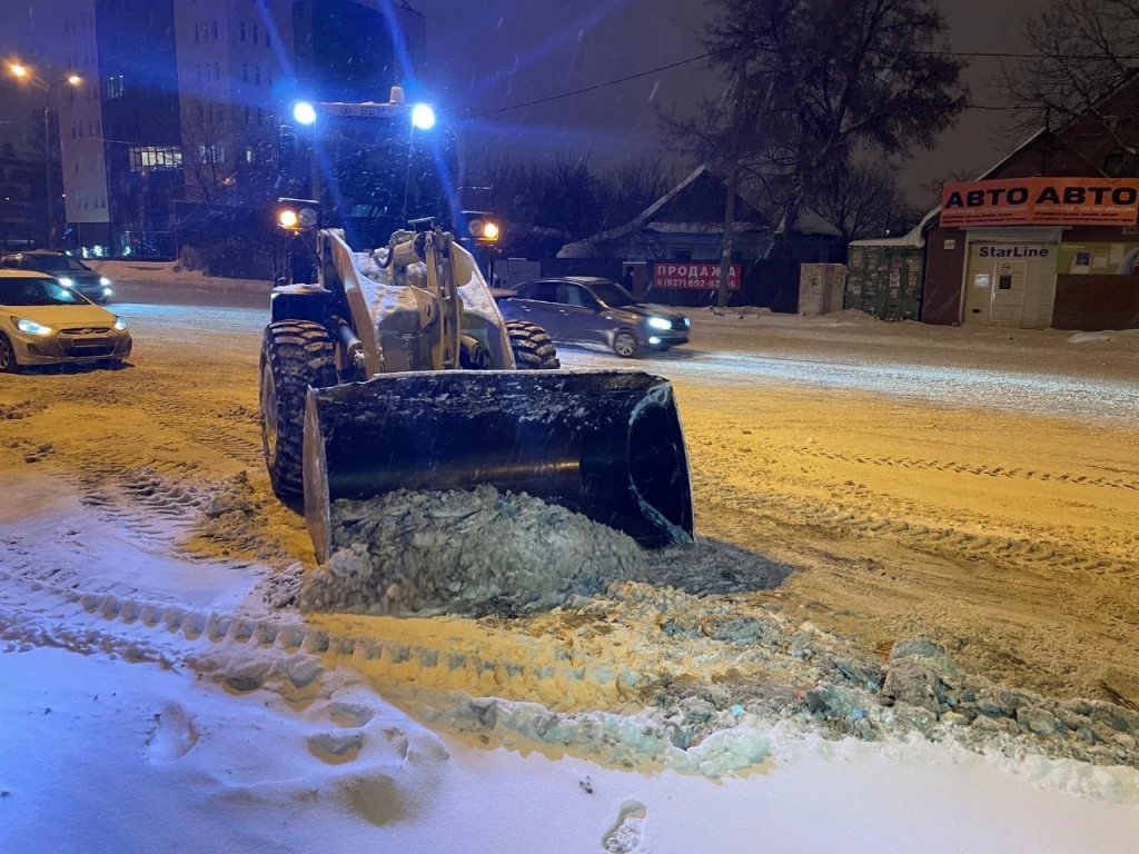 В Самаре усилили работы по расчистке снега