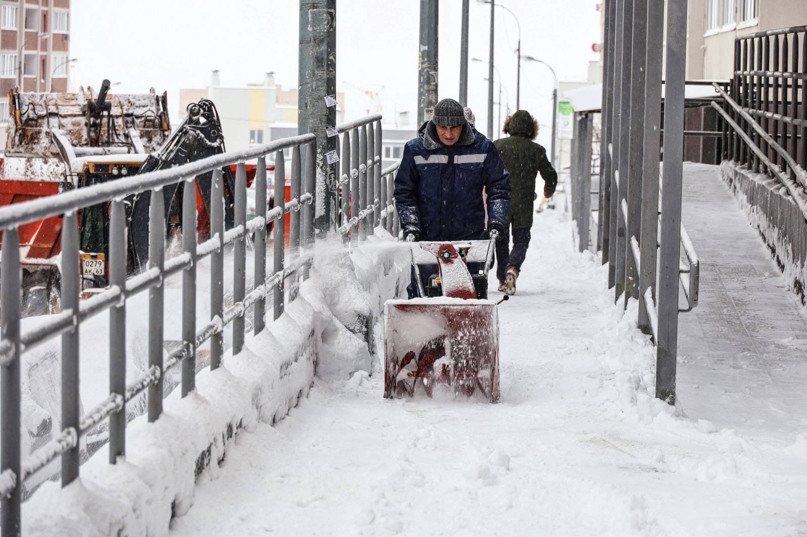Елена Лапушкина проверила, как убирают снег в городе, и обратилась к самарским автолюбителям