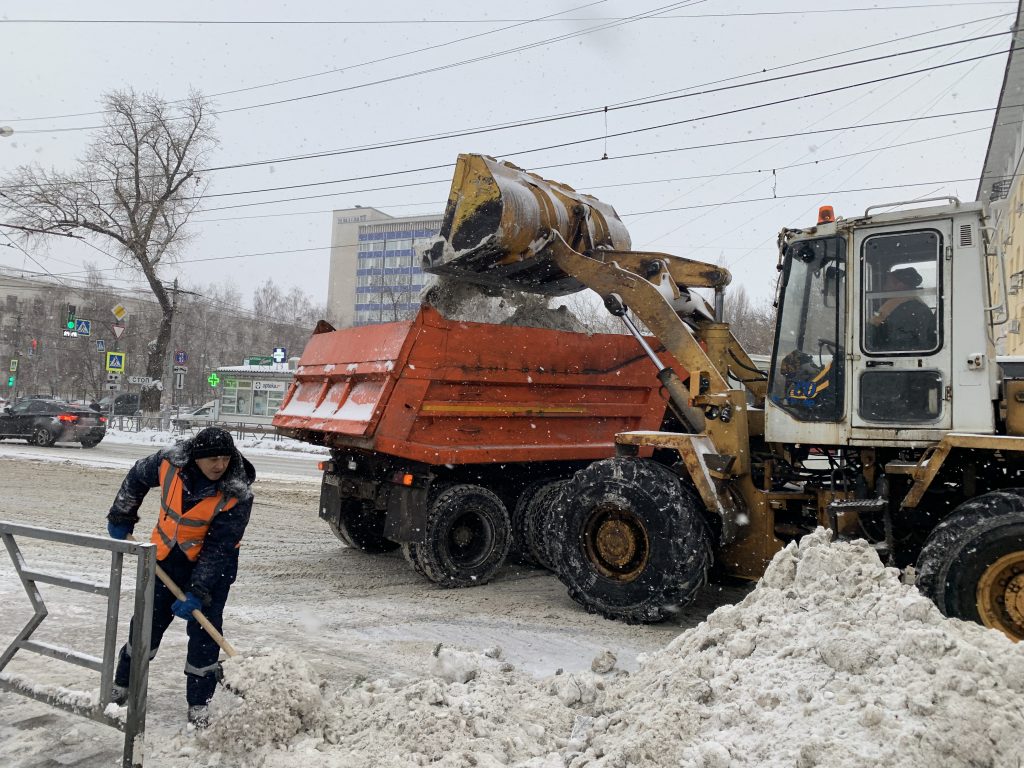 В Самаре проверили, как расчищают от снега улицу Арцыбушевскую