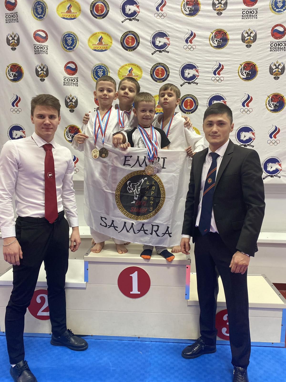 Самарские каратисты завоевали 14 медалей на чемпионате и первенстве ПФО