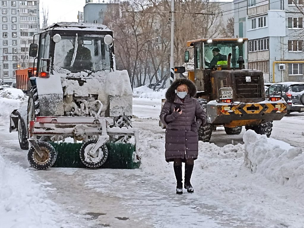 В Самаре продолжается уборка снега