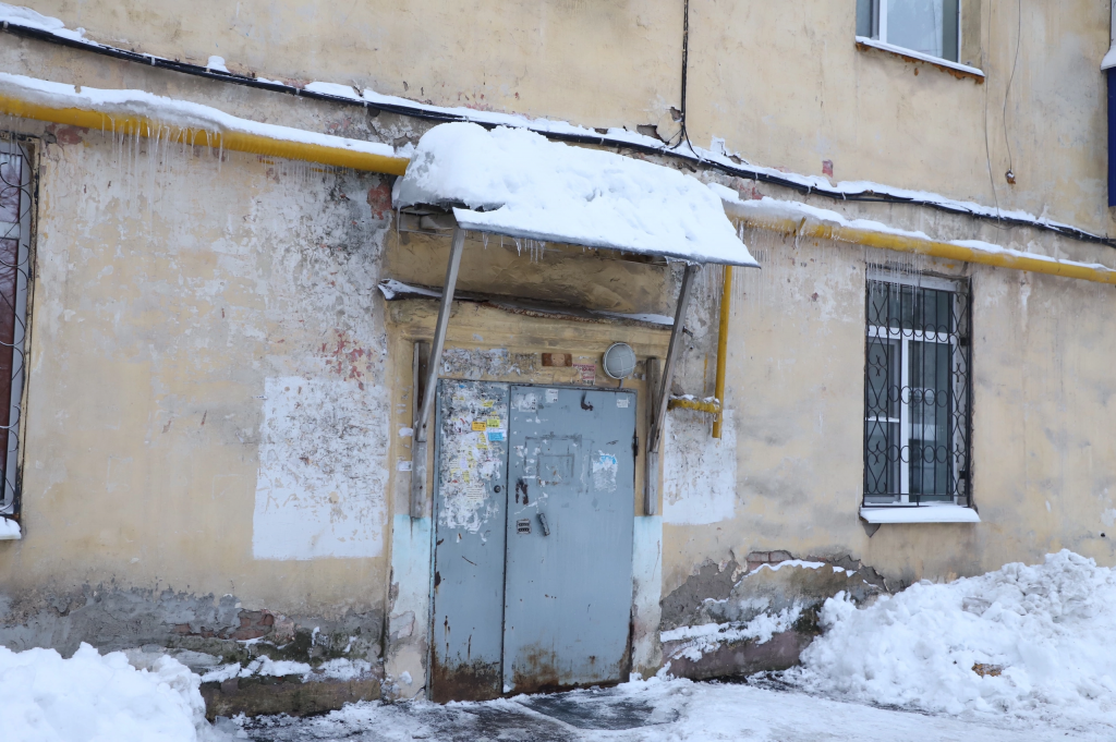Елена Лапушкина проверила уборку снега в Куйбышевском районе