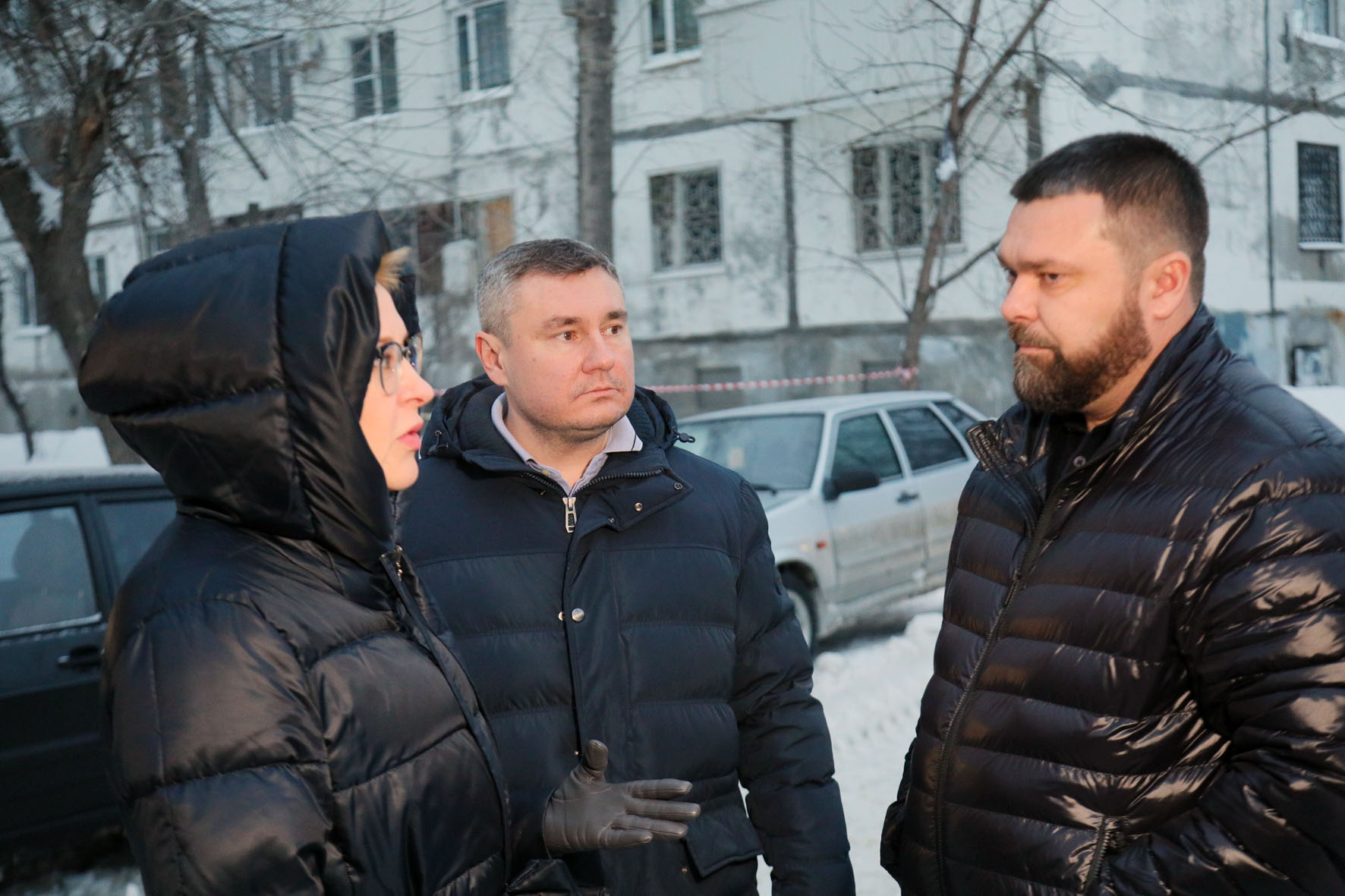 Елена Лапушкина проверила уборку снега в Куйбышевском районе