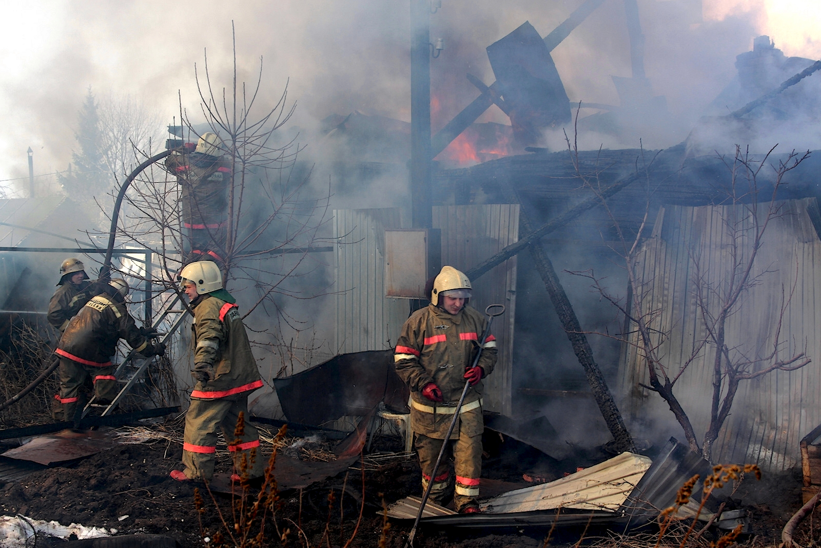 При пожаре в одном из самарских общежитий погибли два человека