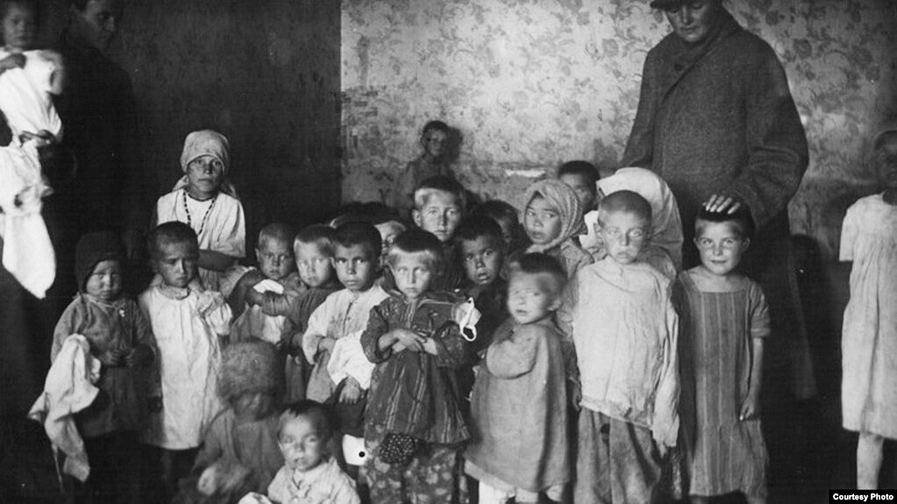 Голод рф. Голодающие дети Поволжья 1921.