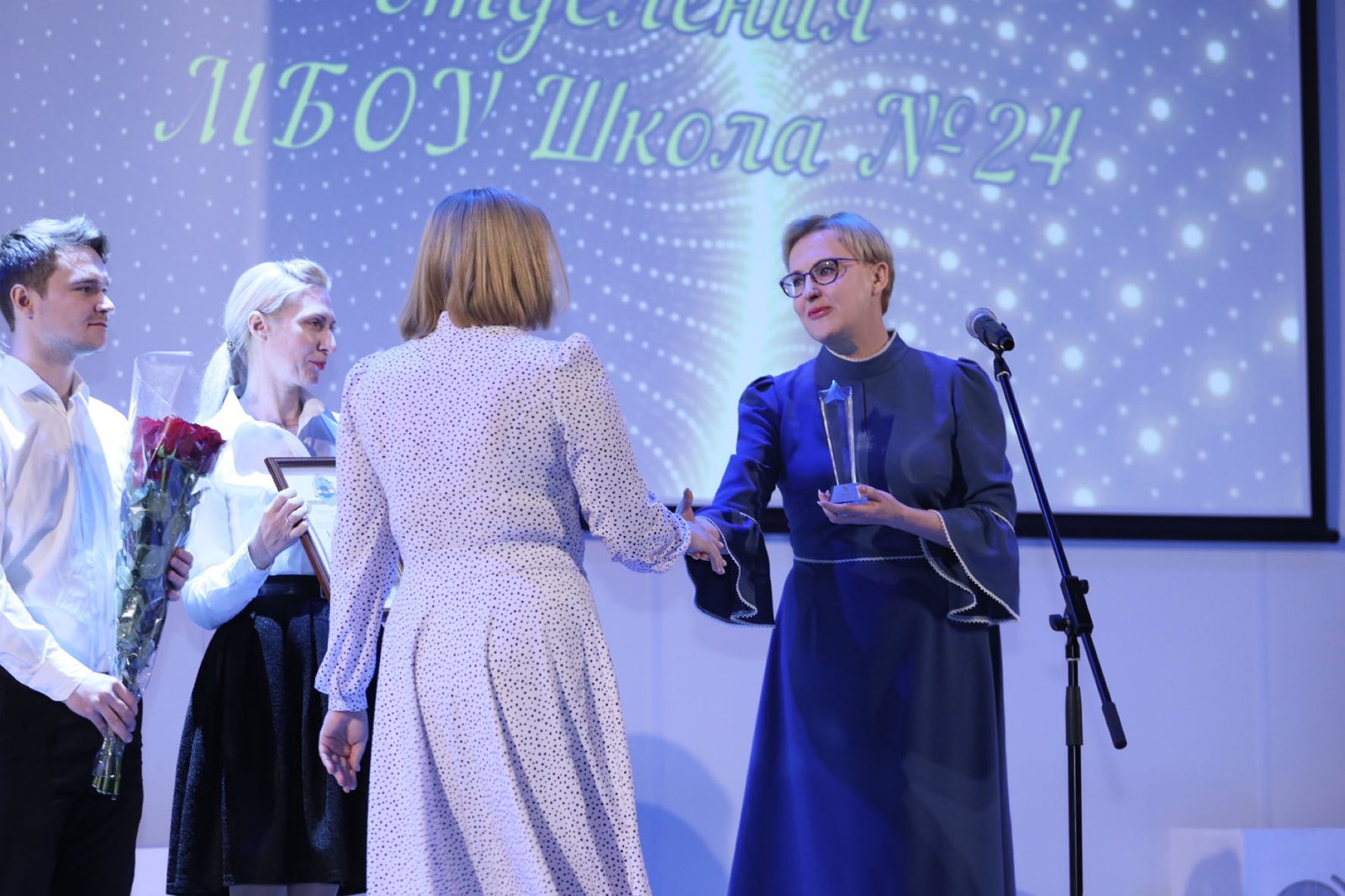Елена Лапушкина наградила призеров конкурса «Лидер образования г.о. Самара-2022»