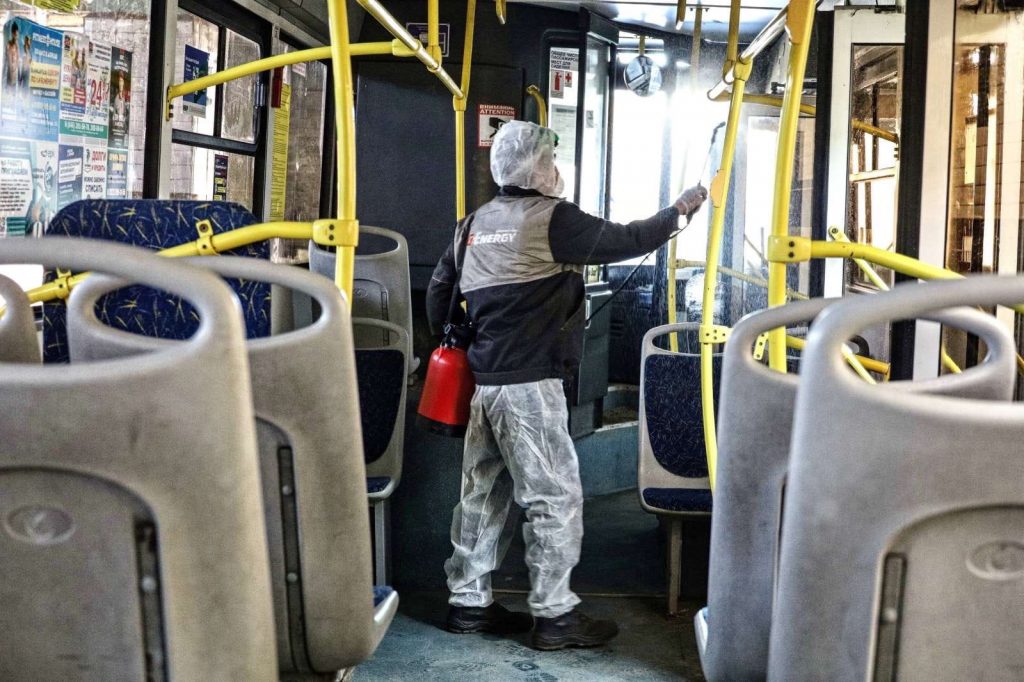 В Самаре провели генеральную уборку автобусов после зимы