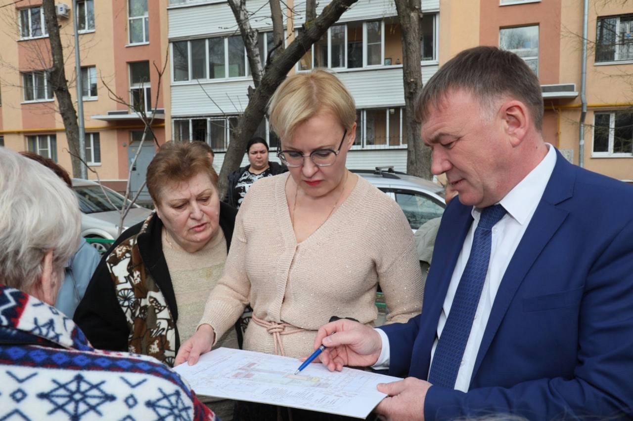 Елена Лапушкина обсудила с жителями Железнодорожного района развитие территорий