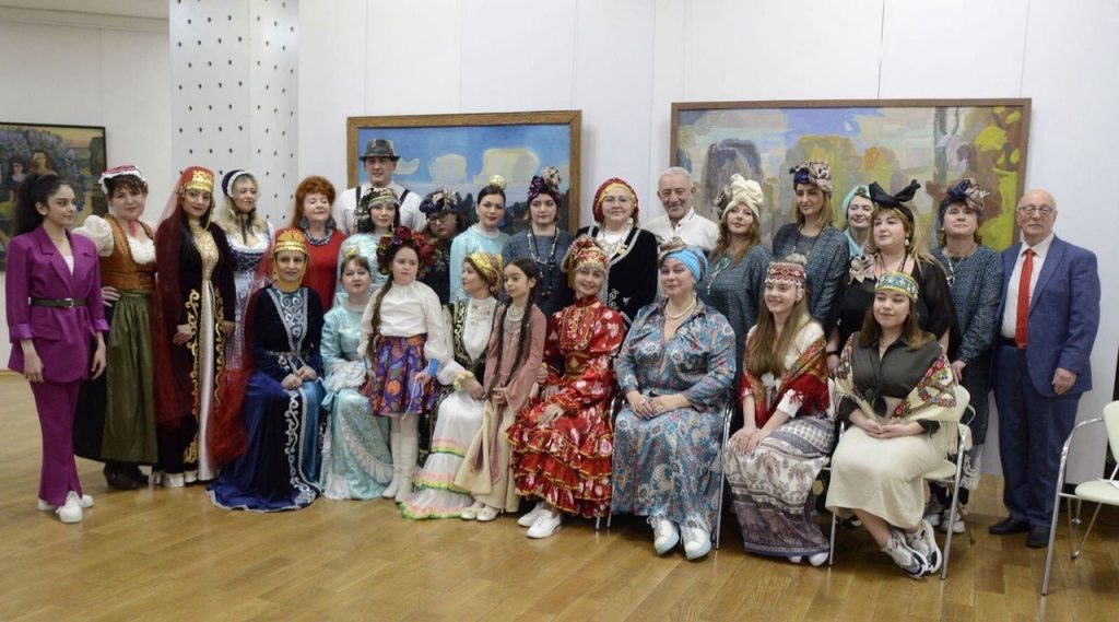 В Самаре прошел модный показ национальных женских головных уборов