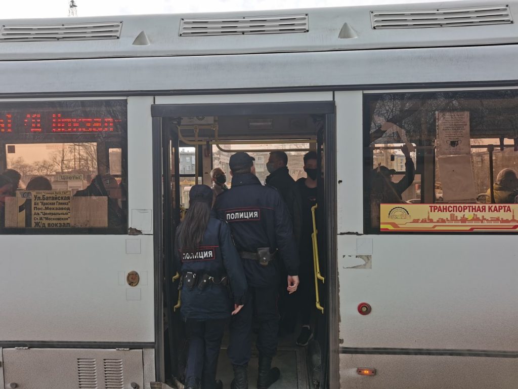 В общественном транспорте Самары за неделю составили 32 протокола на пассажиров-антимасочников