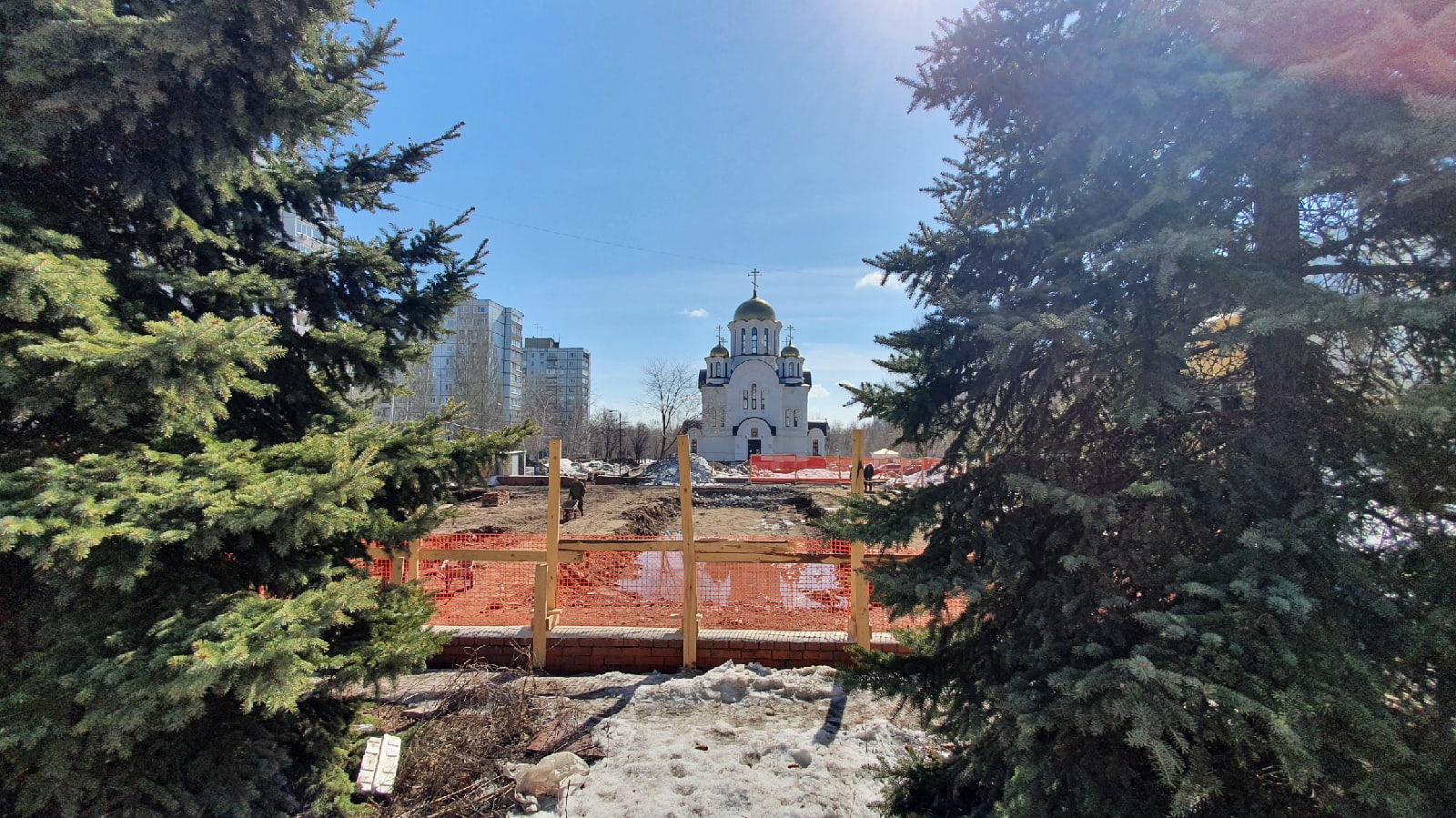 Рабочие приступили к реконструкции фонтана в самарском парке «Воронежские озера»