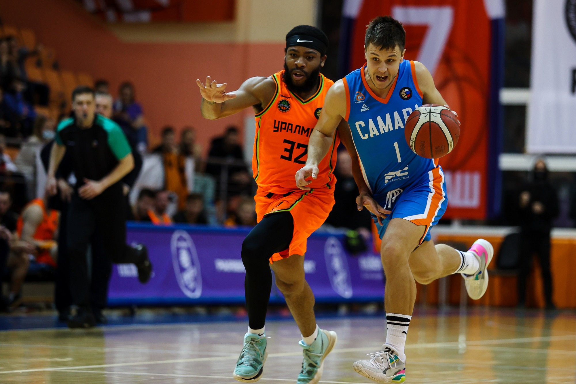 Самарские баскетболисты вновь проиграли «Уралмашу» в полуфинальной серии