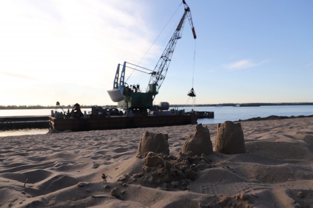 На пляжи Самары в этом году завезут почти 18 тысяч тонн песка
