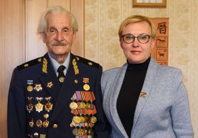 Елена Лапушкина встретилась с ветераном Великой Отечественной войны