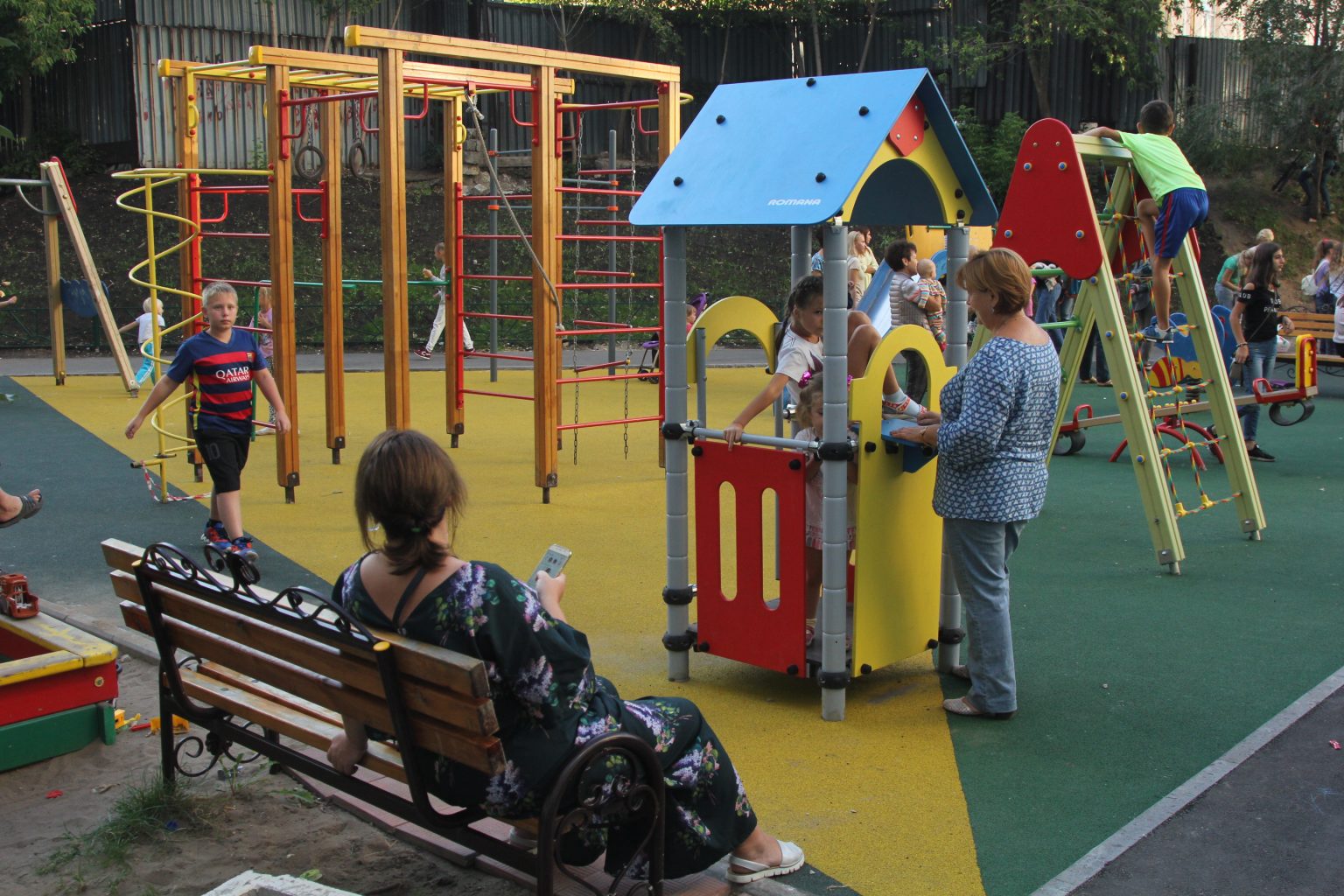 Елена Лапушкина поручила главам районов Самары проверить детские площадки