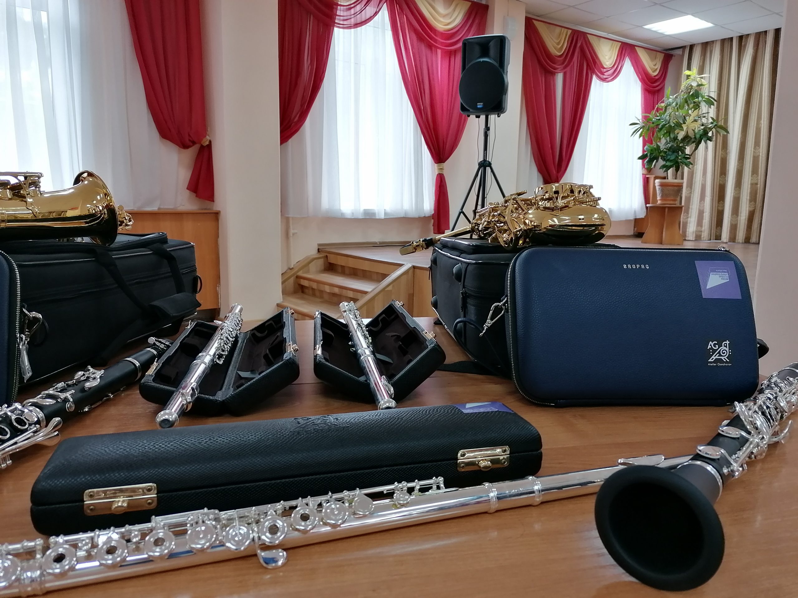 Самарская детская музыкальная школа № 4 получила 18 музыкальных инструментов