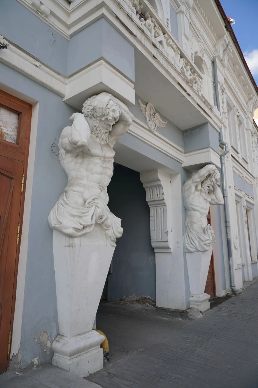 Реставрация здания «Дома с атлантами» завершена почти на 60 %