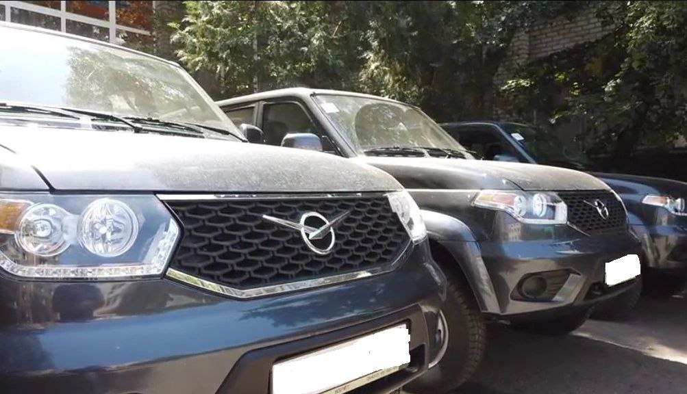 Представители Самарской области передали пять автомобилей УАЗ воинским подразделениям в ДНР
