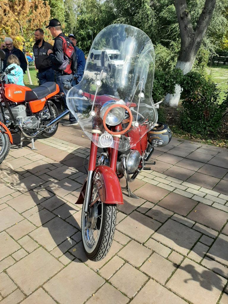 В Парке дружбы прошла выставка советских мотоциклов