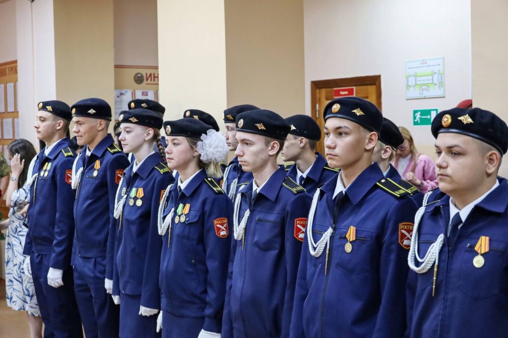 В самарской кадетской школе открыли памятную доску в честь бывшего ученика