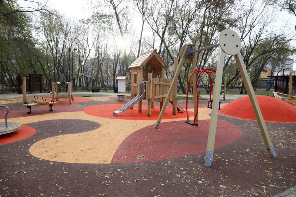 Глава Самары Елена Лапушкина проверила, как преображается парк «Молодежный»