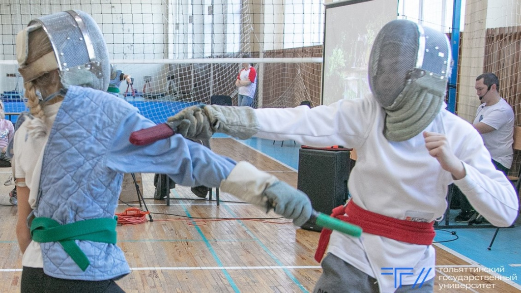 Тольяттинский госуниверситет принял у себя чемпионат Самарской области по спортивному фехтованию на ножах