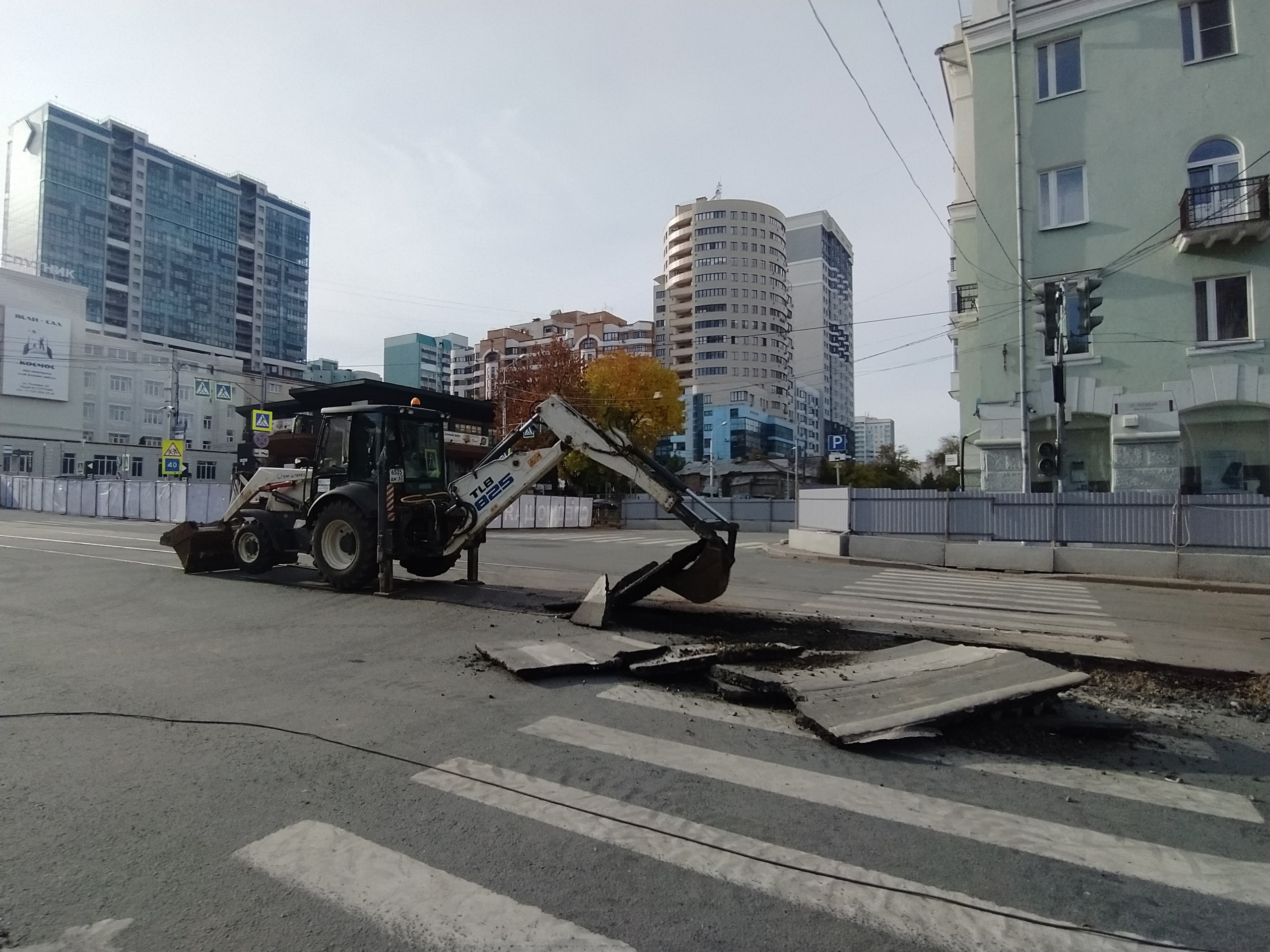 После закрытия перекрестка Ново-Садовой, Полевой и Самарской специалисты постоянно мониторят ситуацию на этих и близлежащих улицах