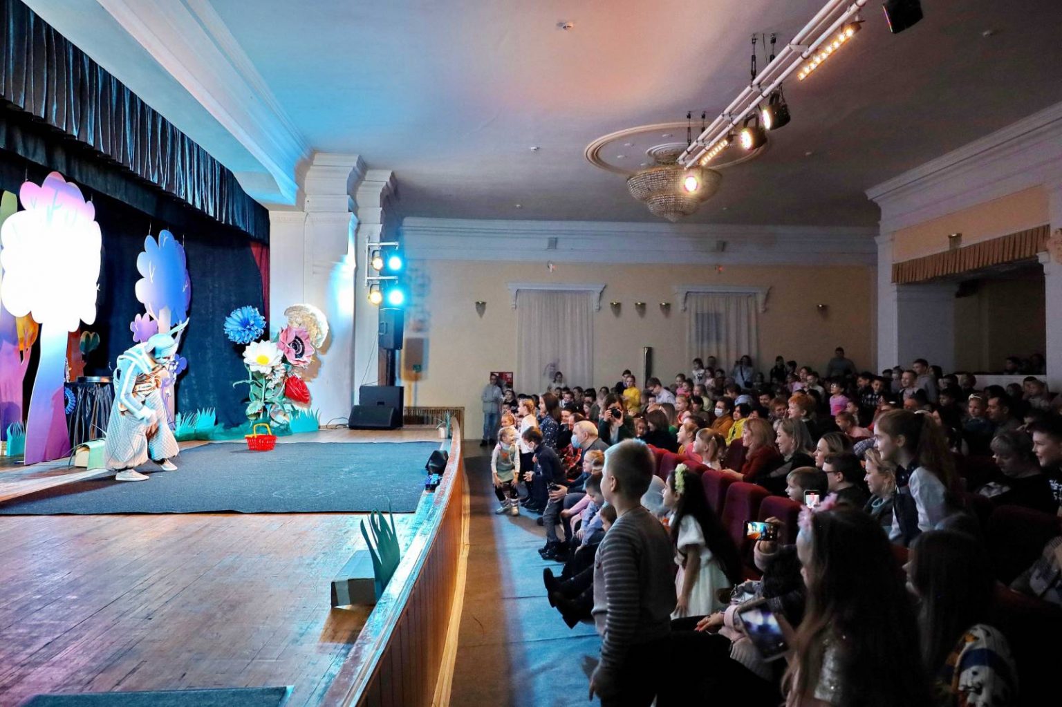 В самарском ДК «Победа» прошли интерактивные спектакли для 600 детей