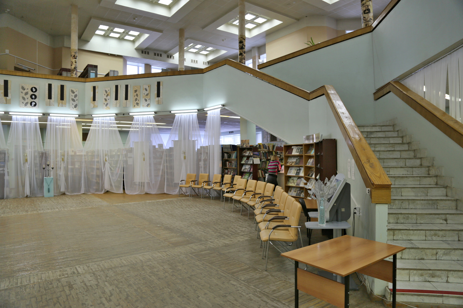 В Самарской областной библиотеке представят выставку «Новый год: из прошлого в настоящее»