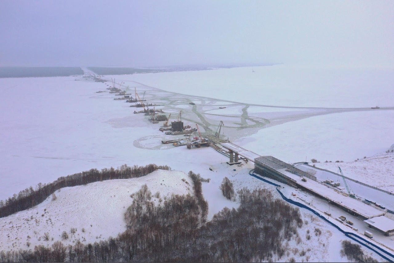 Самарцам запретили рыбачить и кататься на снегоходах в месте строительства моста через Волгу