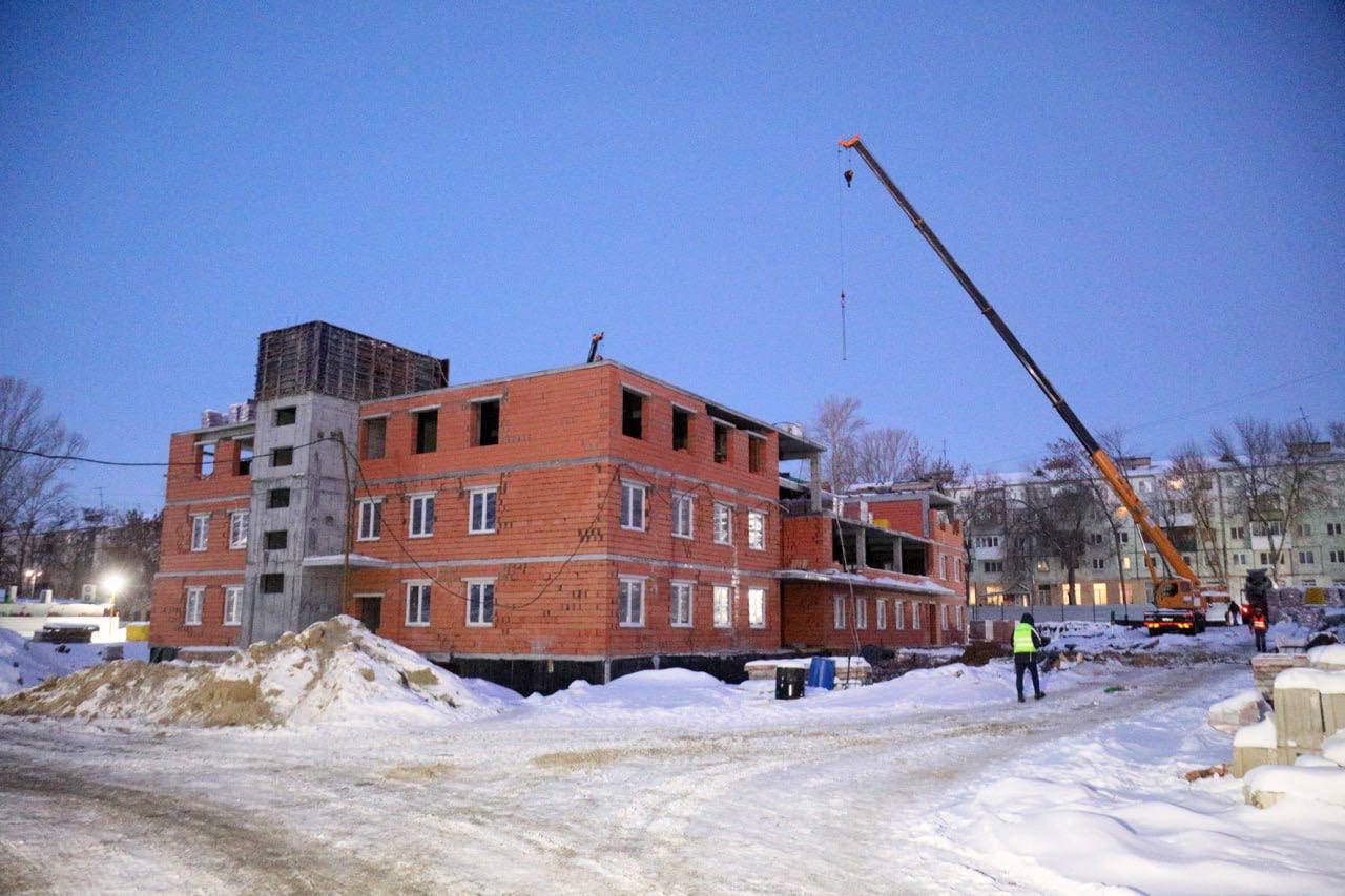 Глава Самары Елена Лапушкина проверила ход строительства детского сада в Промышленном районе