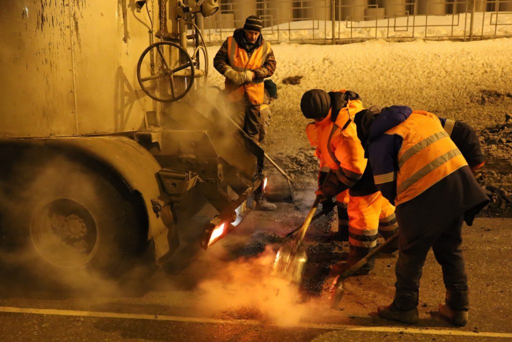 В Самаре на дорогах наращивают темпы аварийно-ямочного ремонта