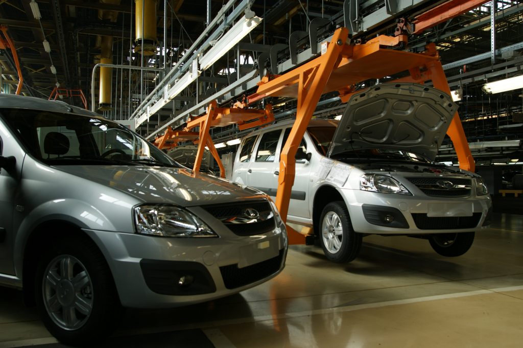 В марте 2023 года продажи АвтоВАЗа выросли на 90 %