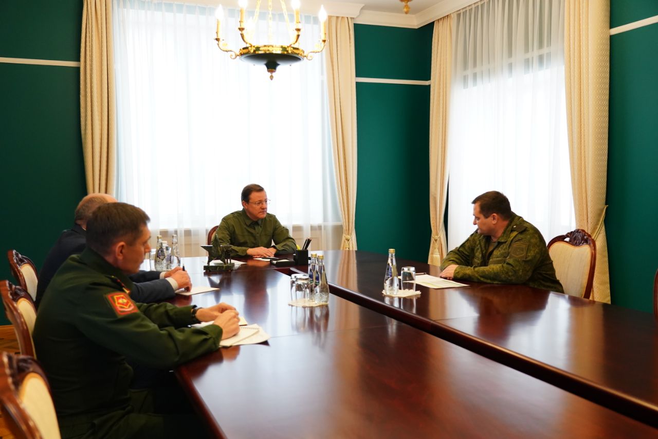 Дмитрий Азаров провел встречу с новым заместителем командующего войсками ЦВО