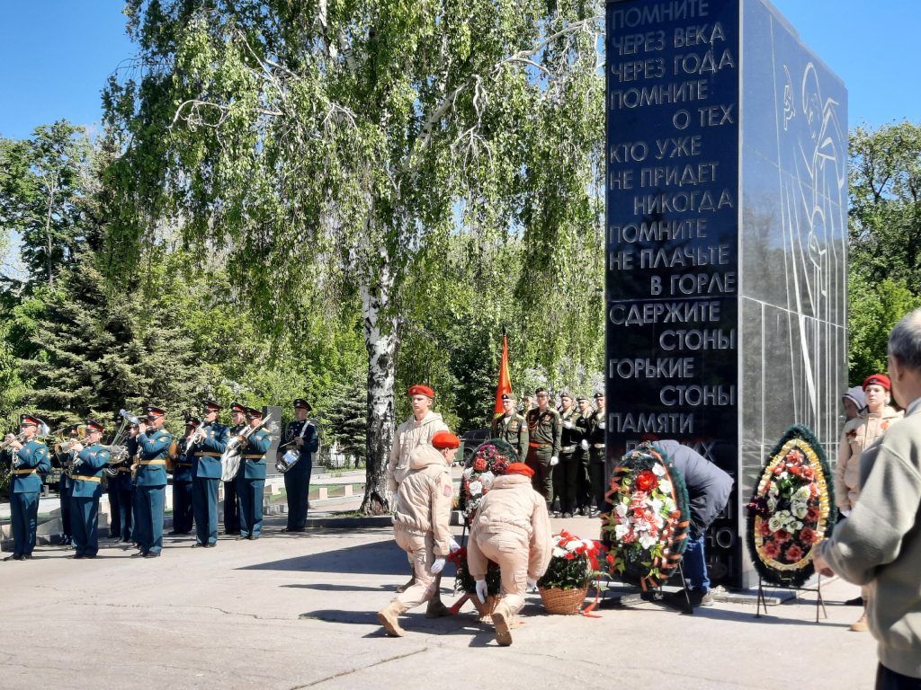 На городском кладбище почтили память героев Великой Отечественной войны