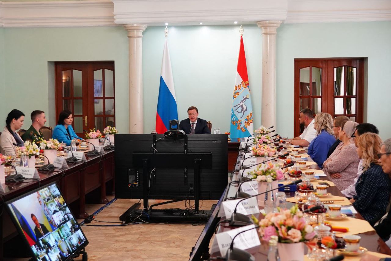 Глава Самарской области Дмитрий Азаров поддержал идею создания Совета многодетных семей