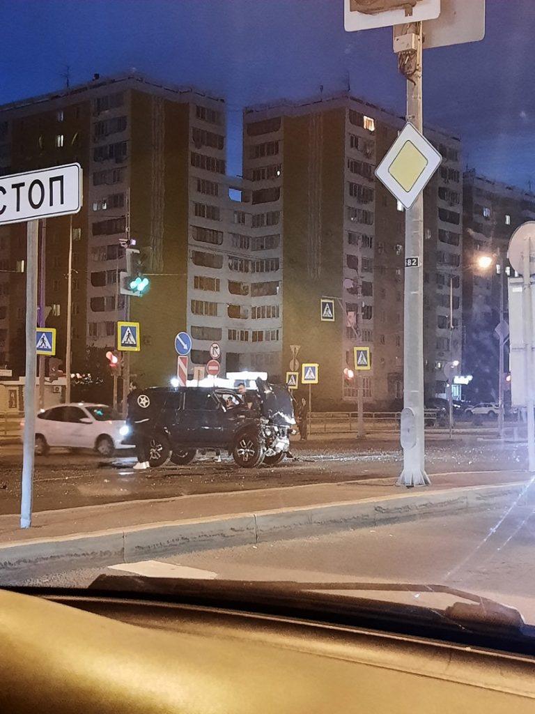 В Самаре на углу Георгия Димитрова и Московского шоссе столкнулись две легковушки