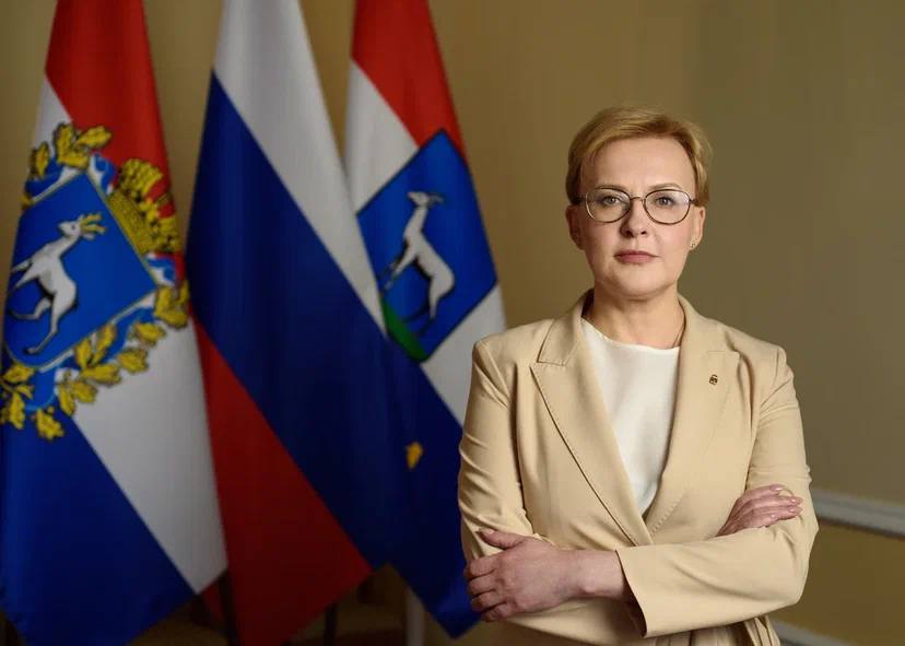 Глава Самары Елена Лапушкина поздравила жителей города с Днем России