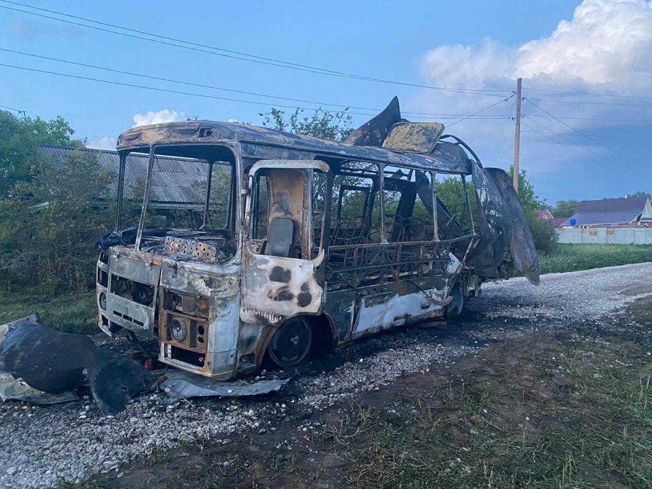 В Самарской области сгорел автобус, детей удалось спасти