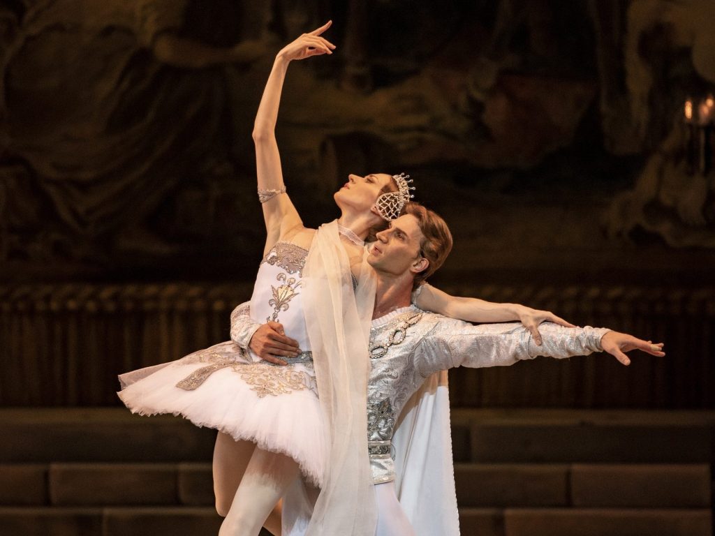 Заслуженный артист РФ Юрий Бурлака: «Публика стала больше интересоваться самарским балетом»