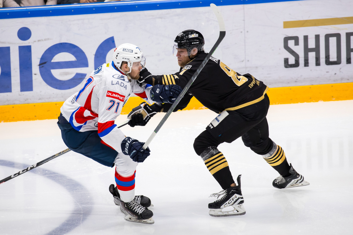 Хоккейная «Лада» проиграла «Адмиралу» из Владивостока