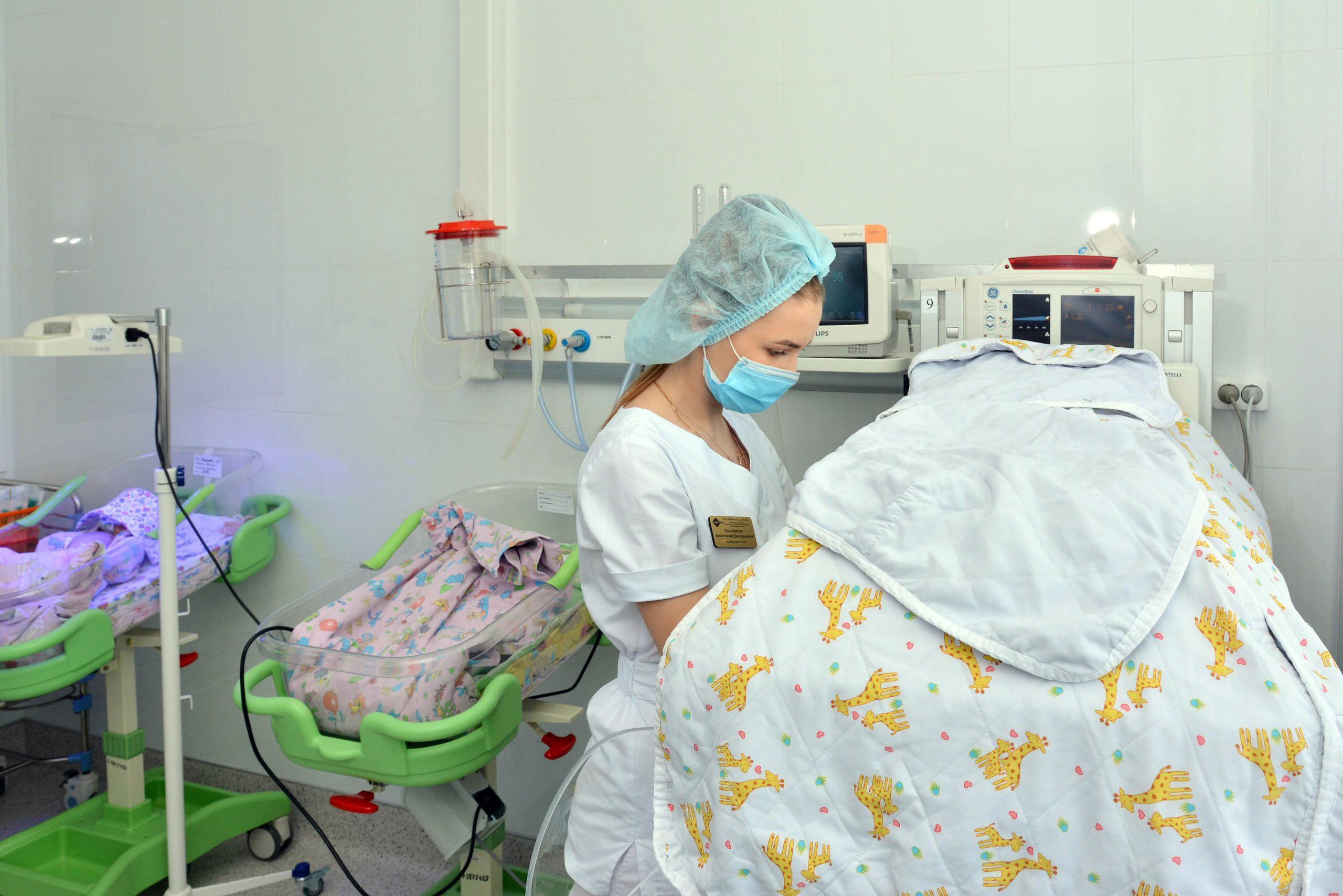 Самарские врачи выходили ребенка, родившегося весом 820 граммов