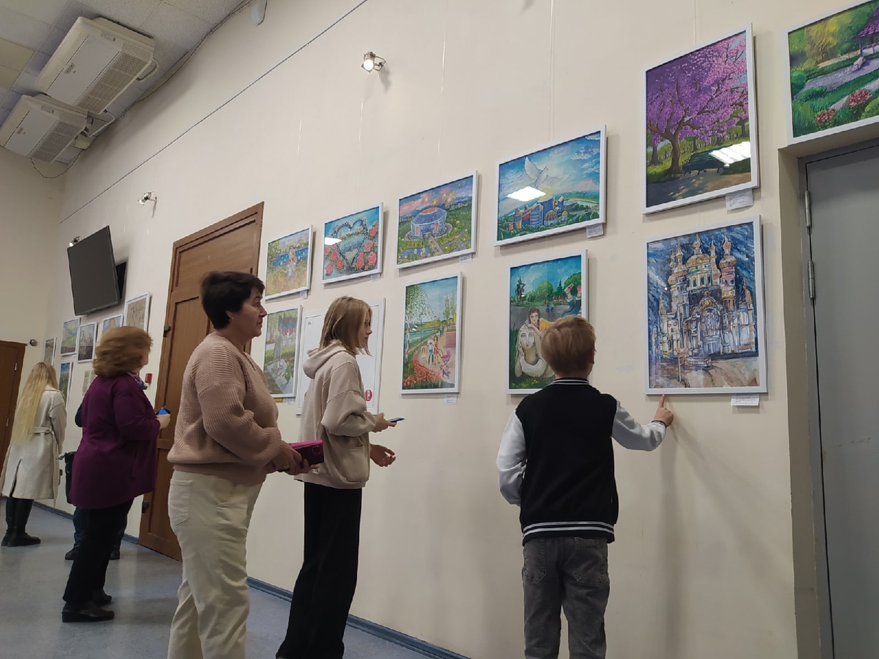 В Самаре открылась выставка юных художников из Донецка