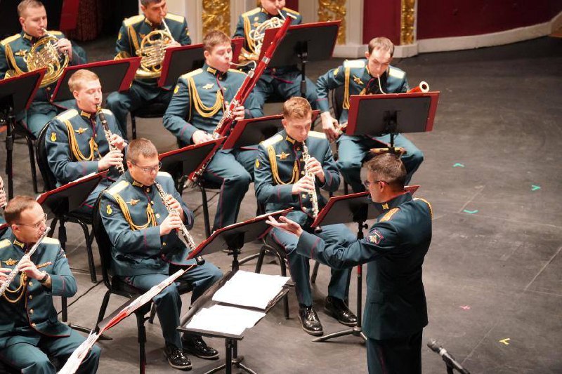 7 ноября для самарцев выступил центральный военный оркестр Минобороны РФ