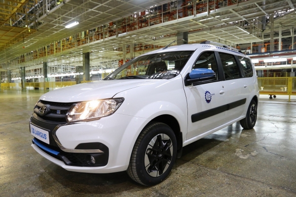 АвтоВАЗ запустил производство опытной партии Lada e-Largus в Ижевске